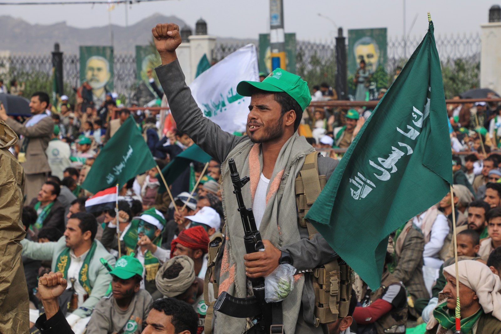 newsweek.com - Shane Croucher - Trump's oil price promise was just struck by Houthis defying Hegseth