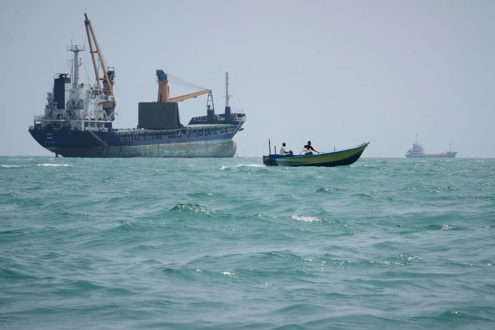 Strait of Hormuz Crisis: How Iran Standoff Disrupts Global Energy Markets
