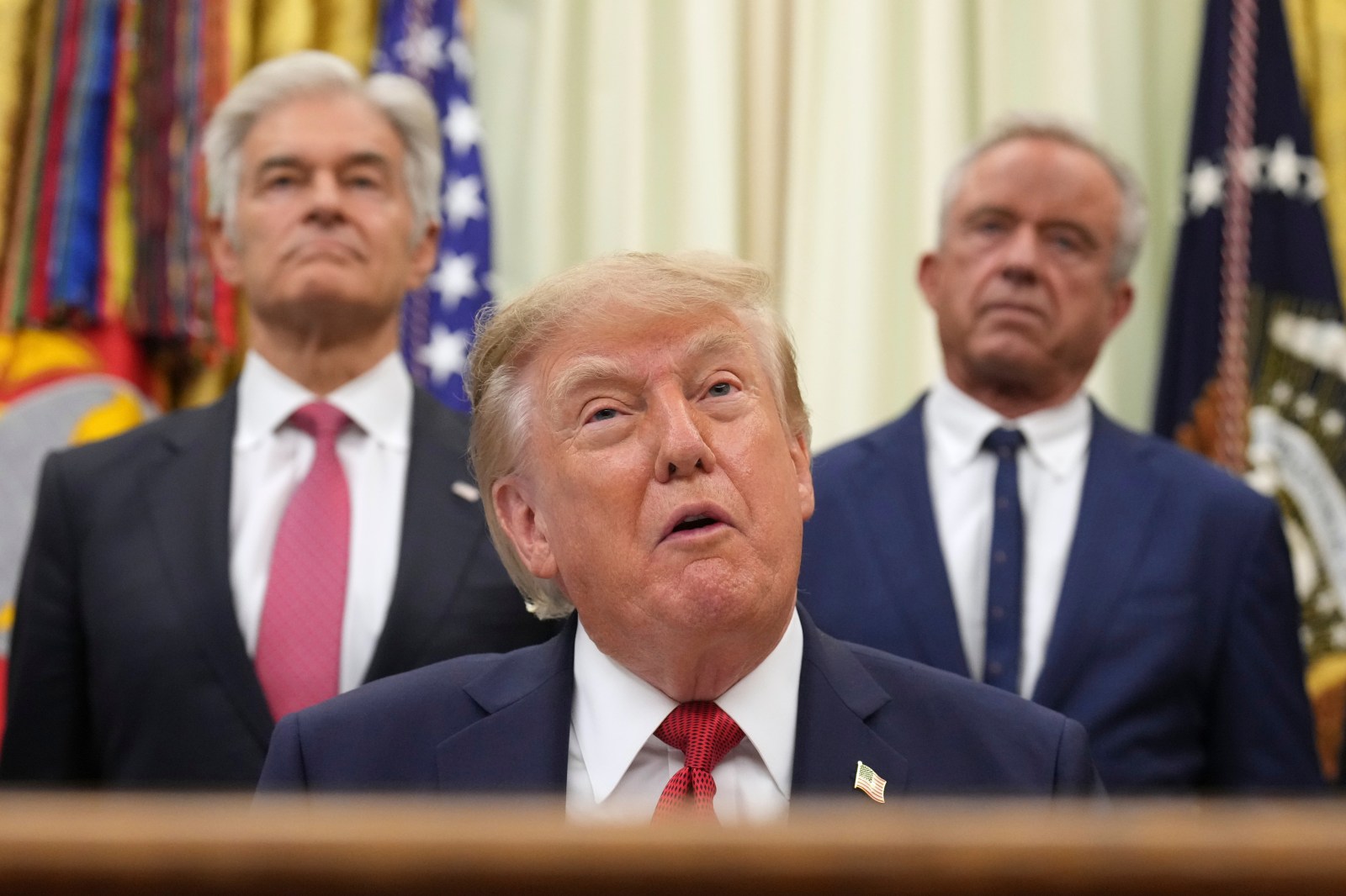 newsweek.com - Gabe Whisnant - Donald Trump strikes new drug price deal as Democrats eye midterm gains