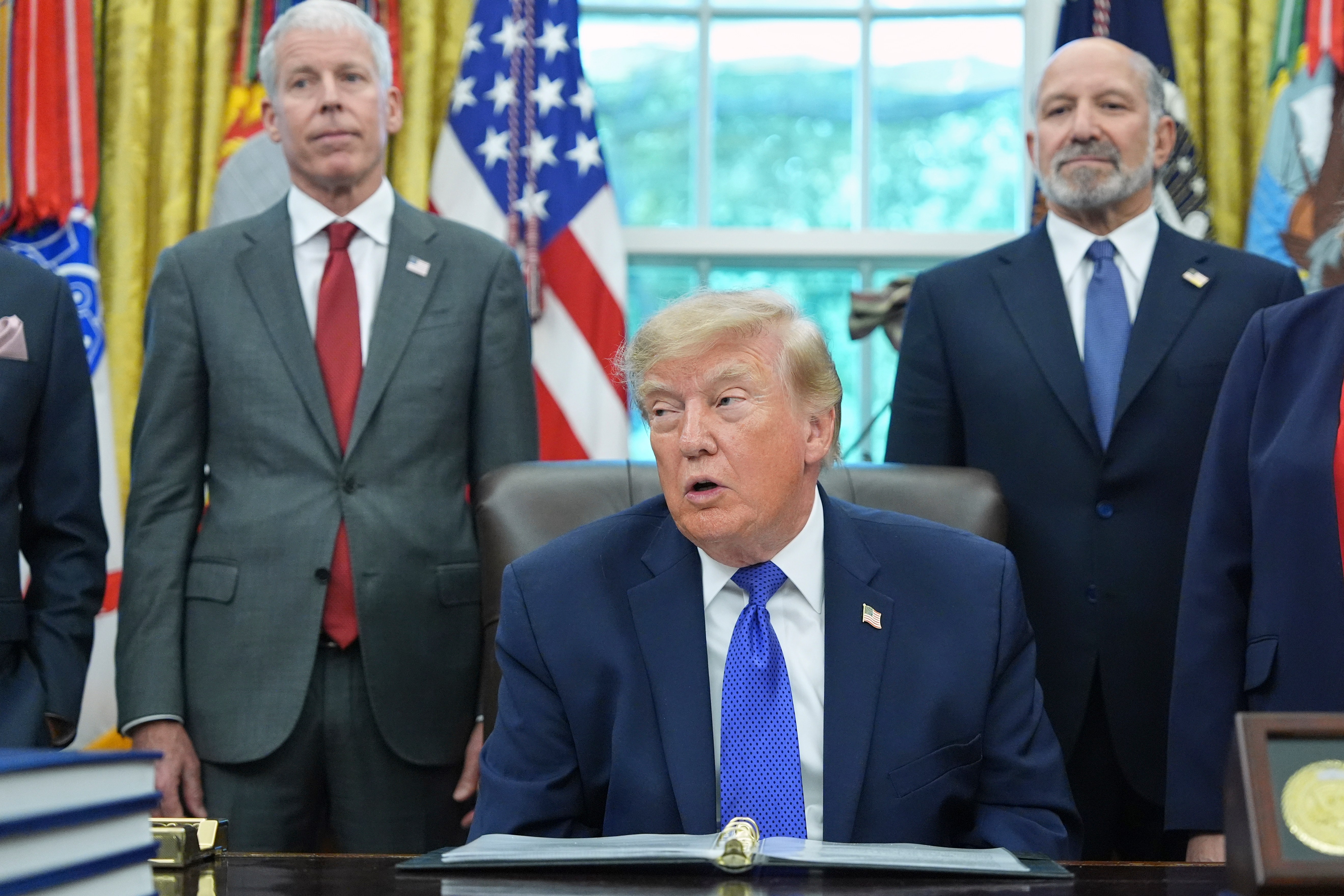 Donald Trump Gives Update on $5 , 000 Dividend Promise