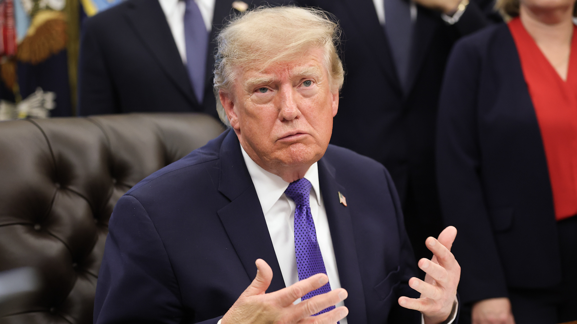 US-Canada Trade War Escalates: 50% Tariffs & $1B Import Bans | Critical 3-Week Negotiation Window for Cross-Border Sellers