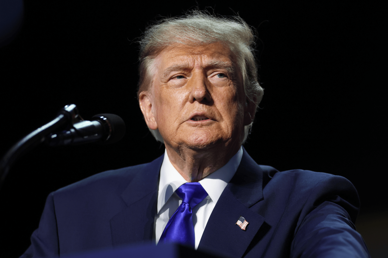 newsweek.com - Sam Stevenson - Donald Trump's Approval Rating Shifts in the Midwest