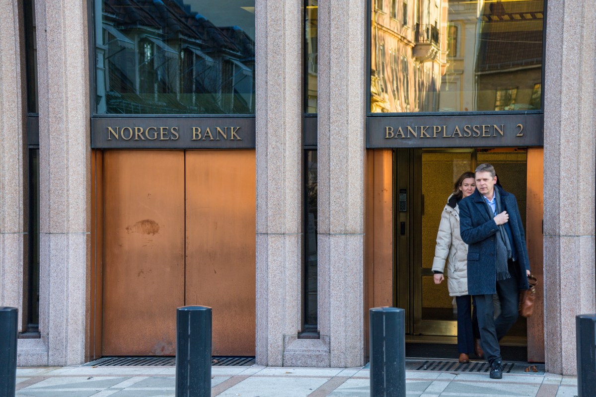 List of Countries and Funds Reducing US Treasuries Around the World