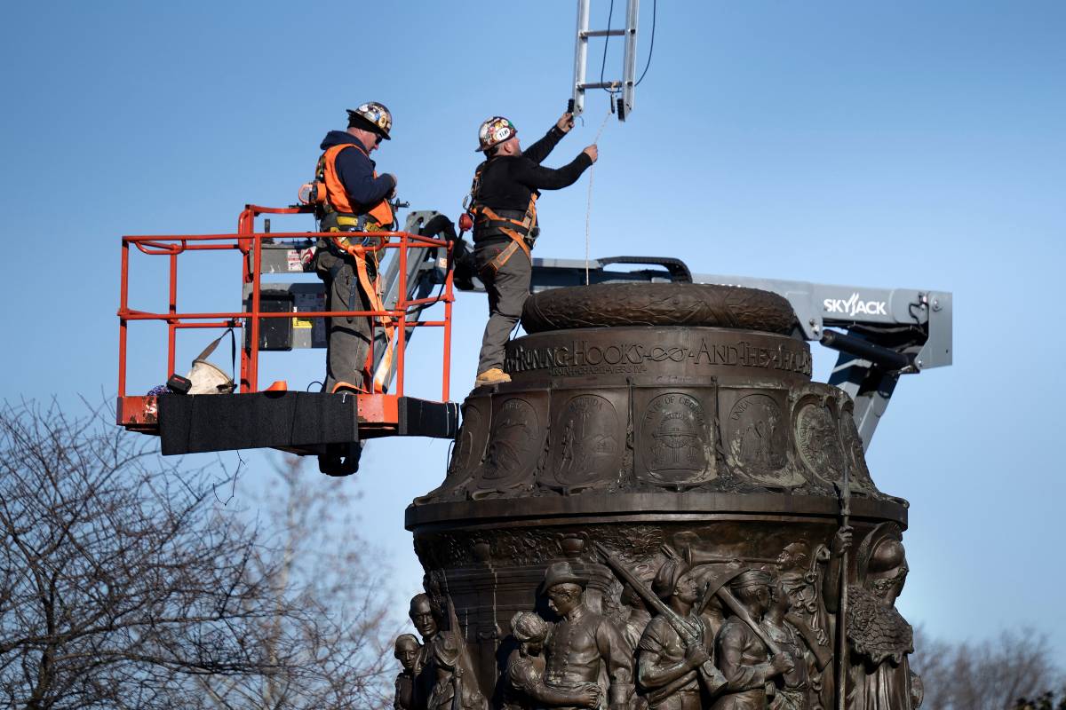 Arlington Cemetery Removes Confederate Memorial Criticism From Webpage