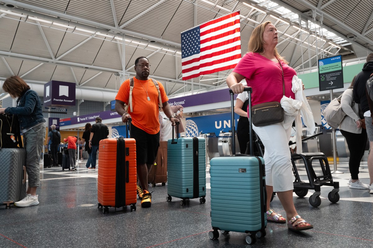 Thousands of Americans Renounce Citizenship as Expat Figures Rise Thousands of Americans Renounce Citizenship as Expat Figures Rise
