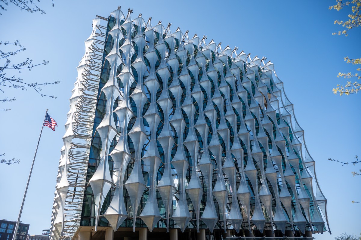 US Embassy Employee's Sudden UK Exit Could Raise Thorny Extradition Issues