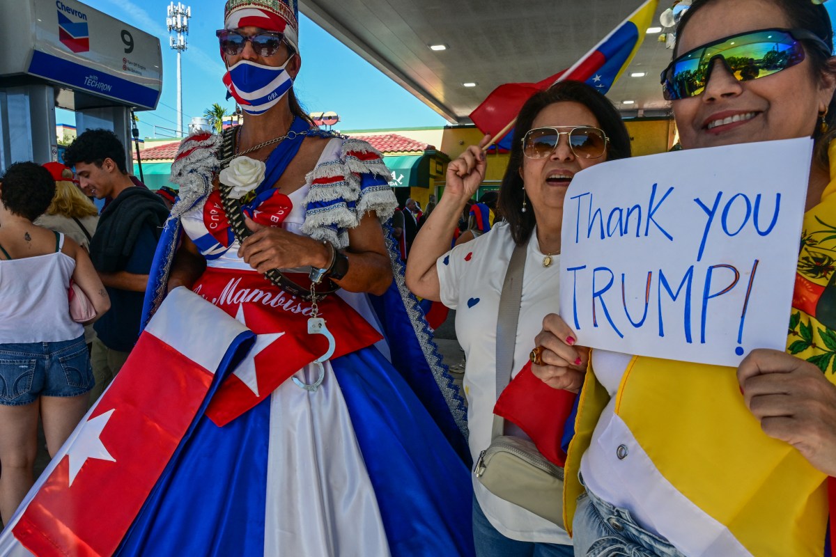 Trump and GOP See Reversal With Latinos in 2 Strongholds Ahead of Midterms