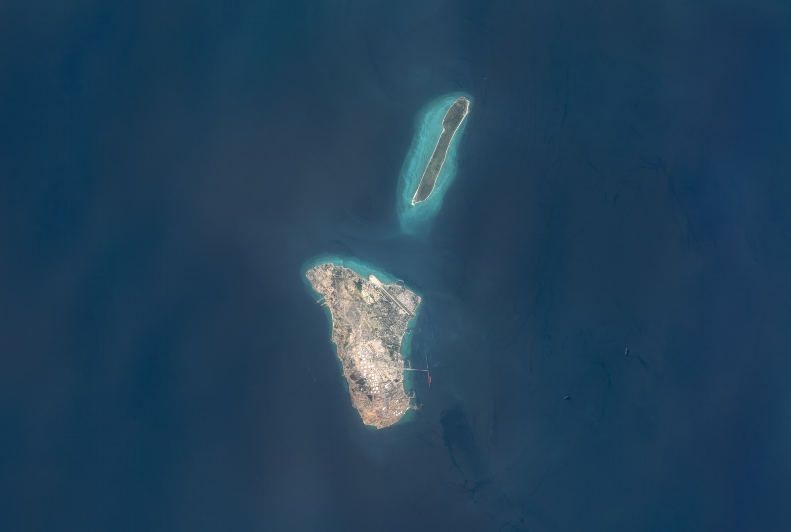 newsweek.com - Hugh Cameron - US strikes Iranian oil carrier off Kharg Island