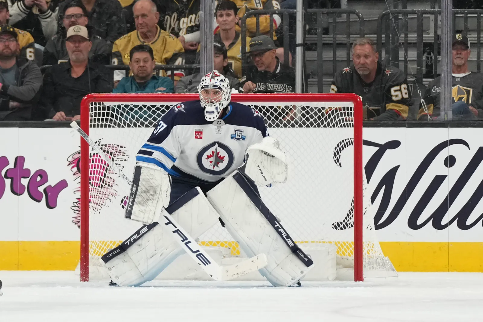 Connor Hellebuyck