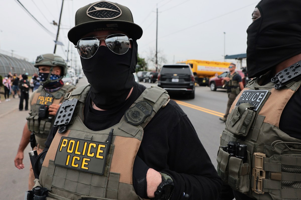 Judge Orders Ex-Marine’s Deported Dad Be Returned to US ‘Immediately’