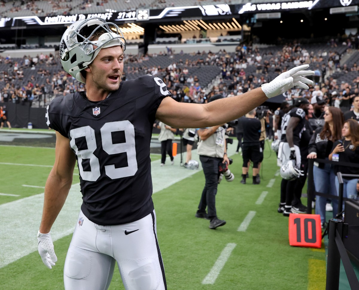 Raiders TE Brock Bowers Misses Another Practice on Wednesday