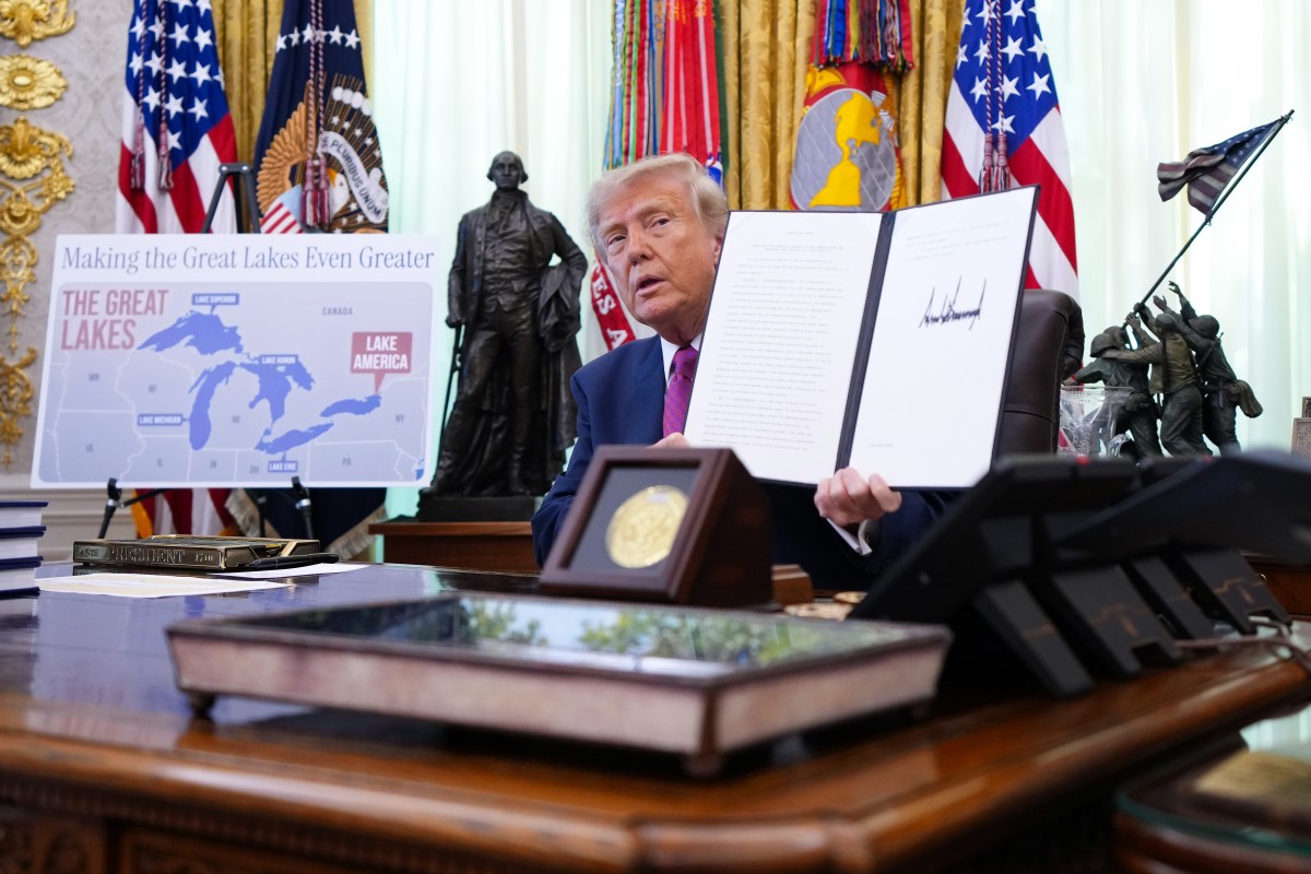 Trump’s 'Lake America' Stunt Gives Congress Chance to Restore Sanity | Opinion