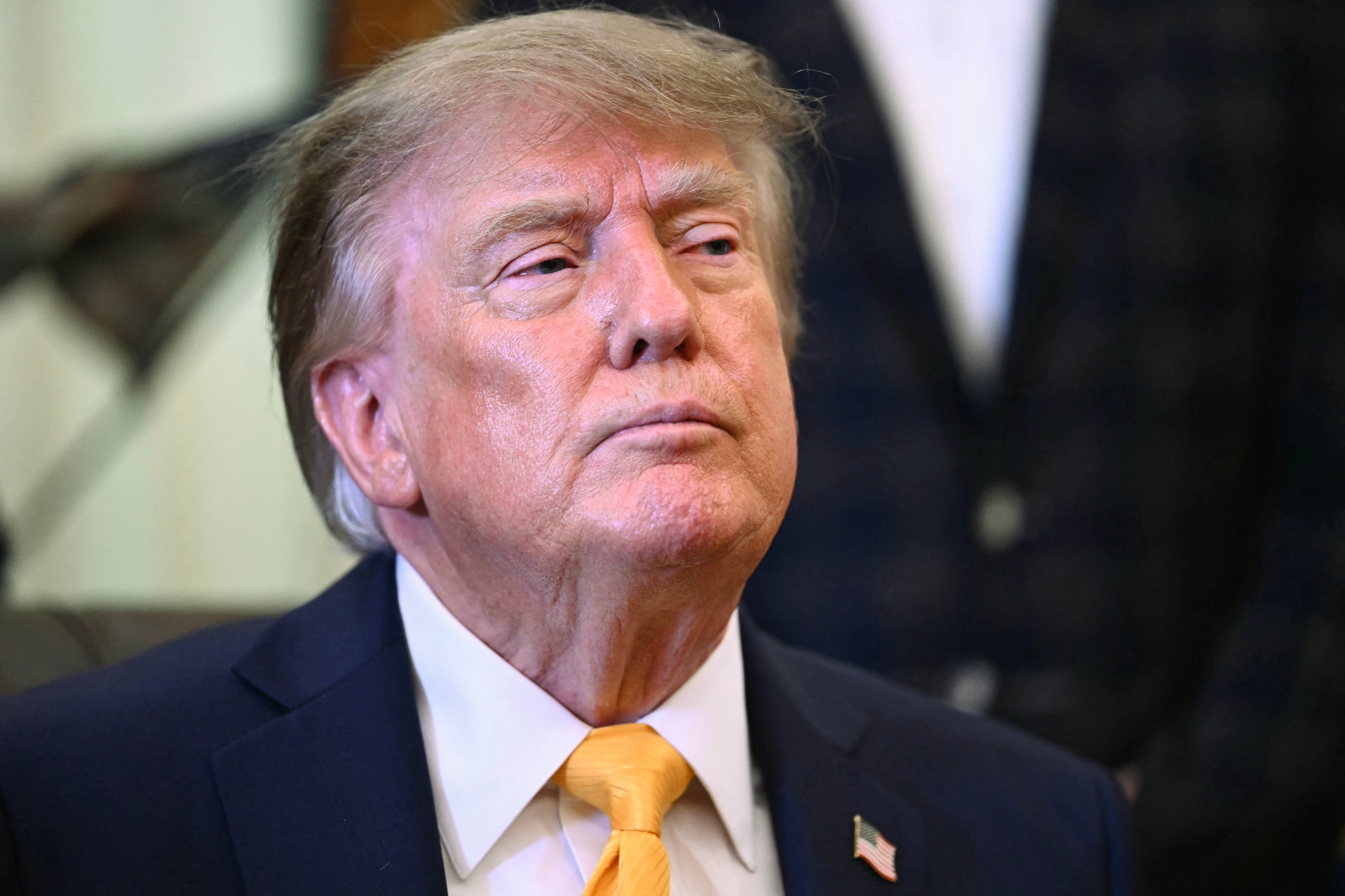 Trump $5 , 000 Checks May Rely on Wealthy Visas Will Enough Sign Up ?