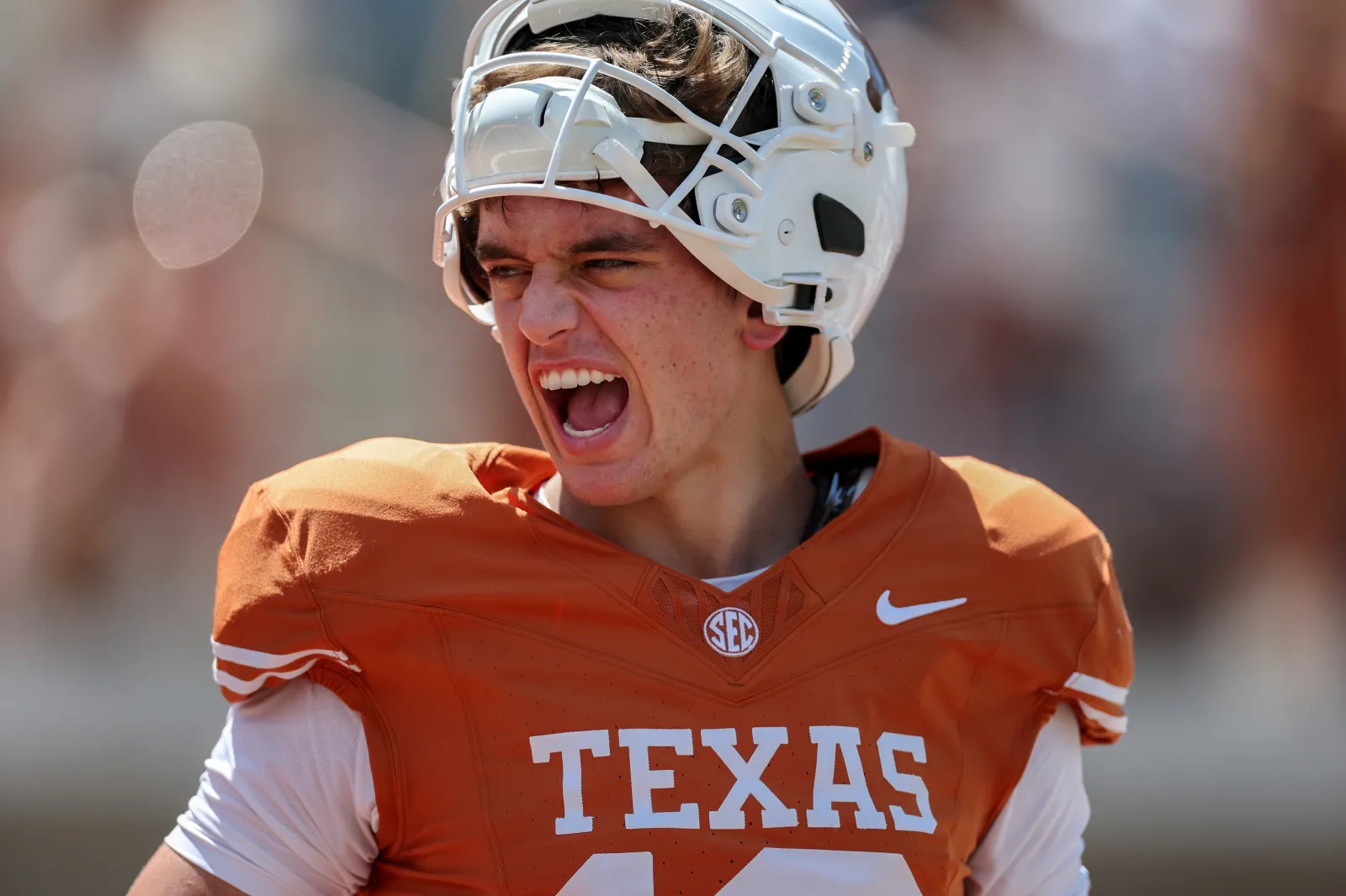 Arch Manning #16 of the Texas Longhorns