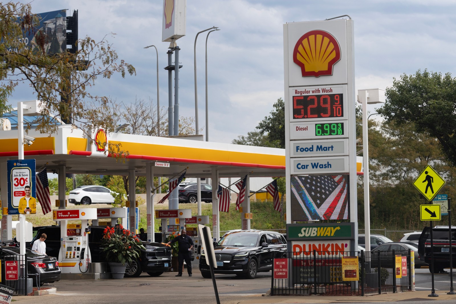 newsweek.com - Giulia Carbonaro - Gas price warning issued for Great Lakes states