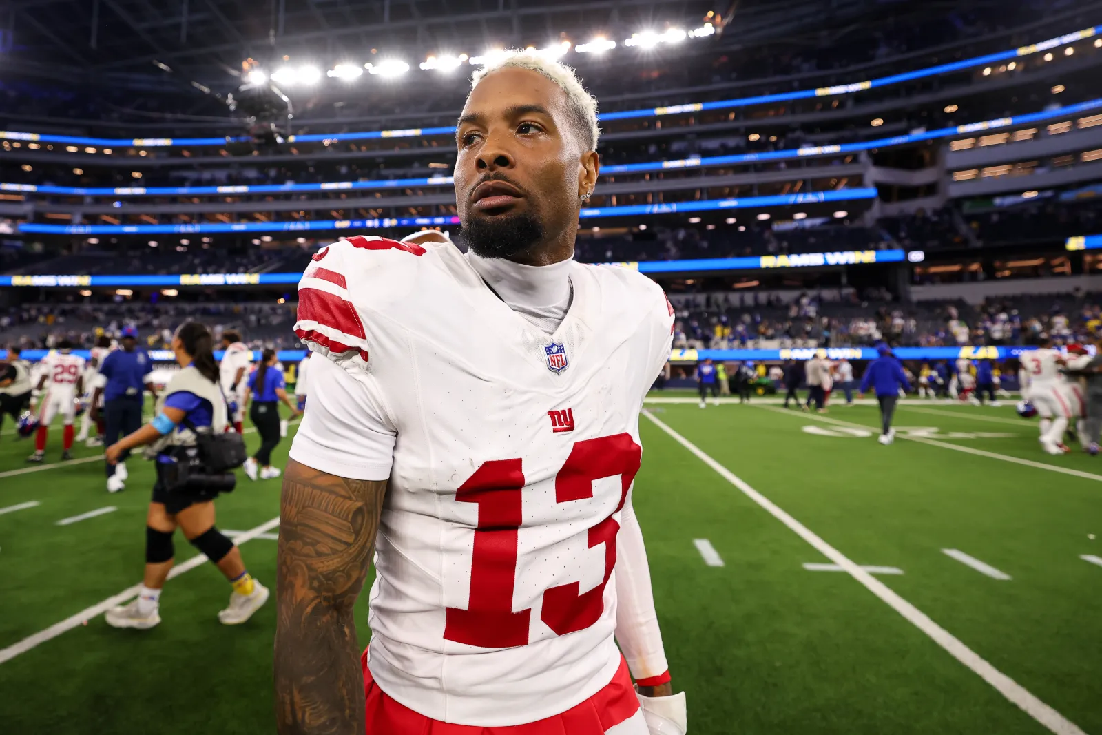 New York giants receiver Odell Beckham Jr leaves field after MNF loss to Rams