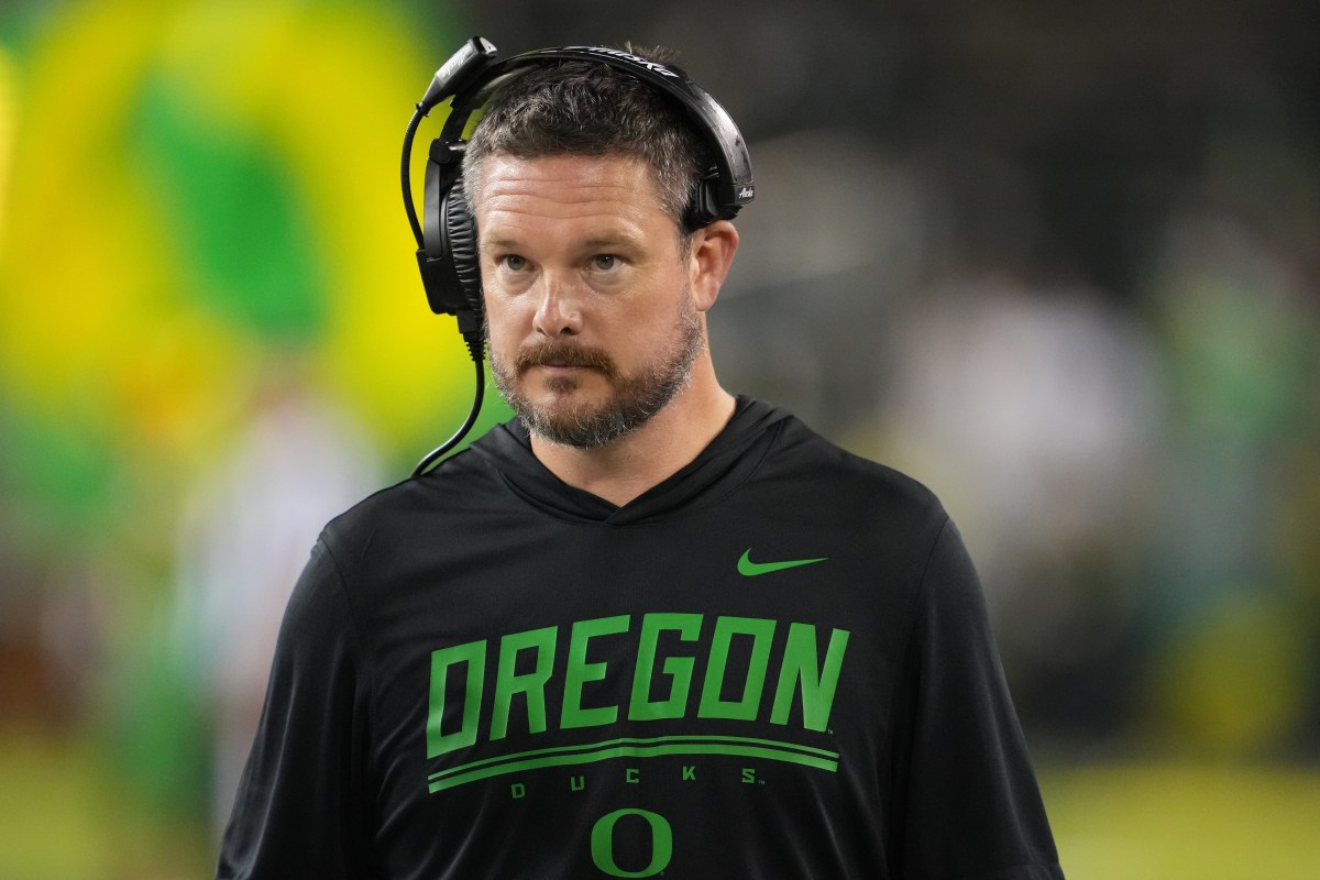 Oregon HC Dan Lanning Delivers Bold Comparison for UCLA