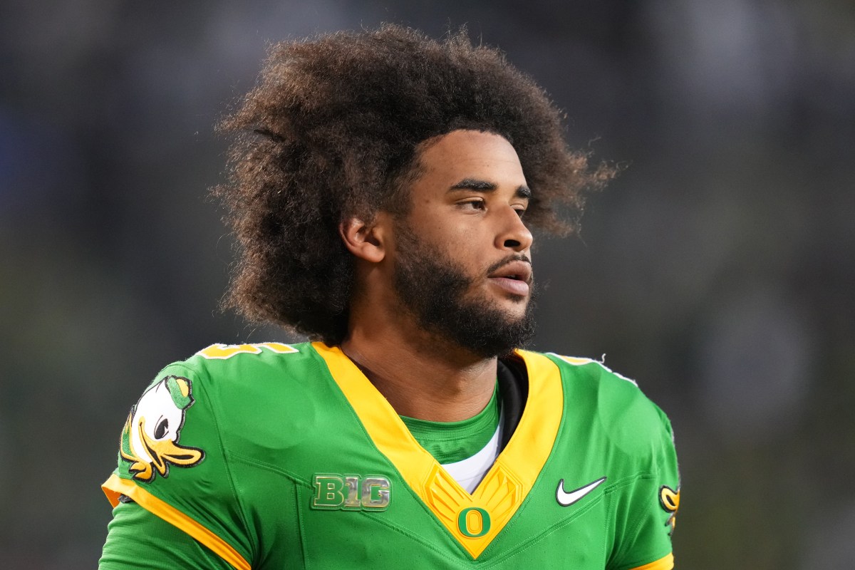 Oregon QB Dante Moore Breaks Silence With First Statement Since Scary Injury