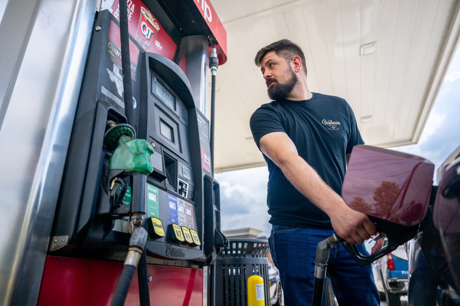 newsweek.com - Alex Backus - States tackle high gas prices as Trump predicts relief after midterms