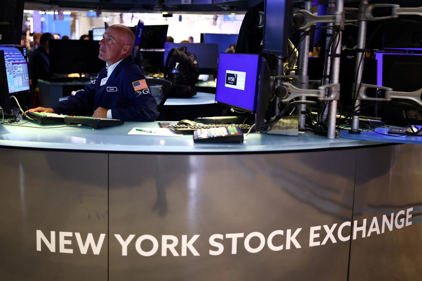 newsweek.com - Suzanne Blake - Why are Financial Jobs Disappearing? Inside ADP's Latest Employment Report