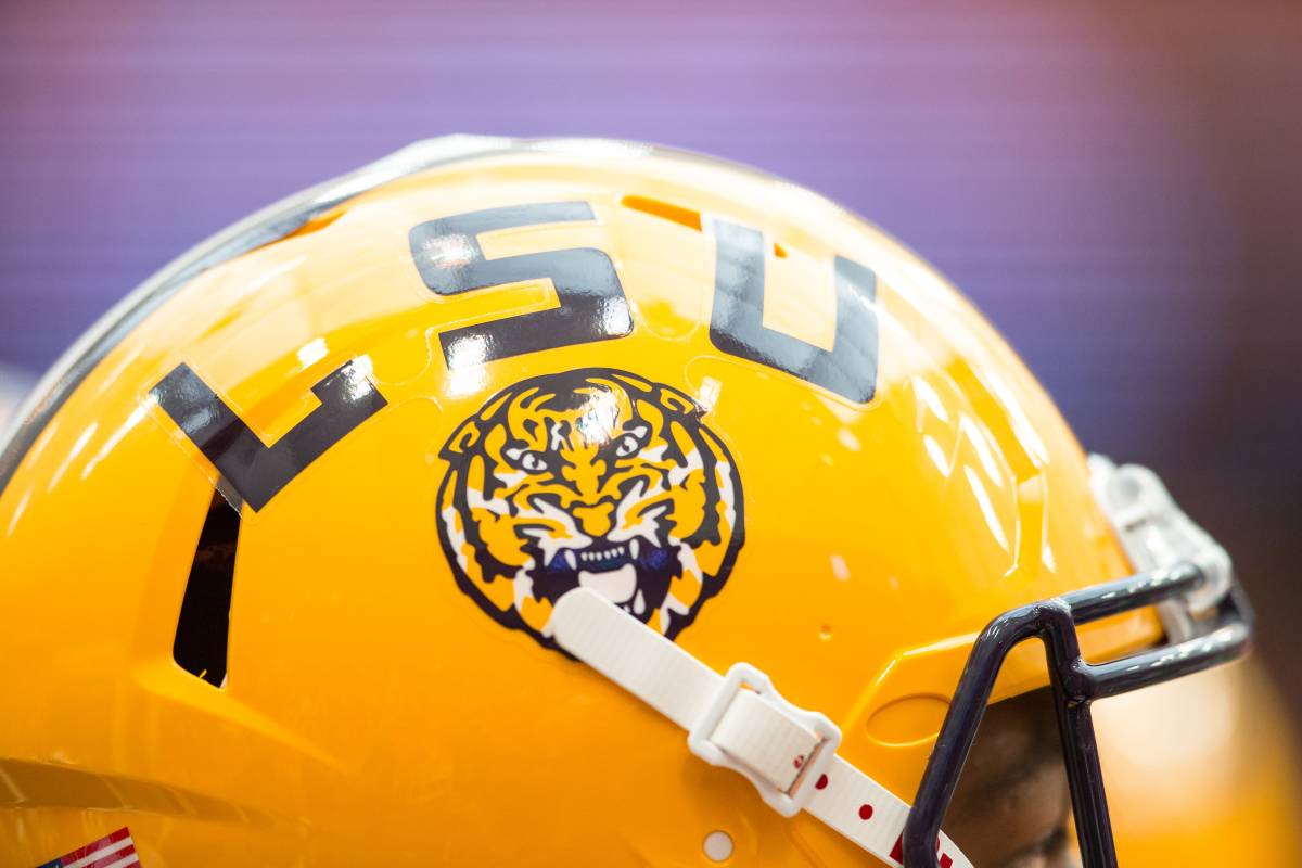 LSU Prend Une Décision Sur L'utilisation D'anciens Joueurs De La NFL Lors Du Match D'ouverture De La Saison