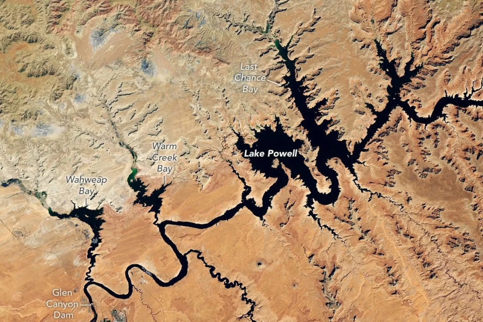 Image for article: Satellite Images Show How Lake Powell Has Drained to Record Low in 9 Years