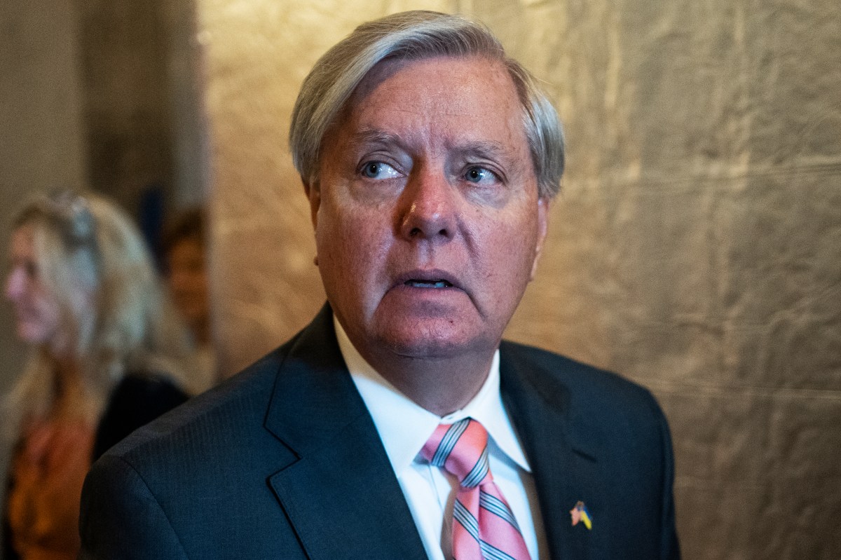 Lindsey Graham Accused of Having Sex With 17-Year-Old Male Escort