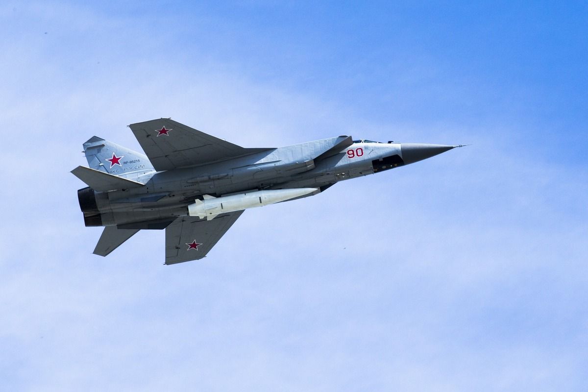 A Russian Air Force MiG-31K jet carries a high-precision hypersonic aero-ballistic missile Kh-47M2 Kinzhal during the Victory Day military parade to celebrate 73 years since the end of World War II and the defeat of Nazi Germany, in Moscow on May 9, 2018.