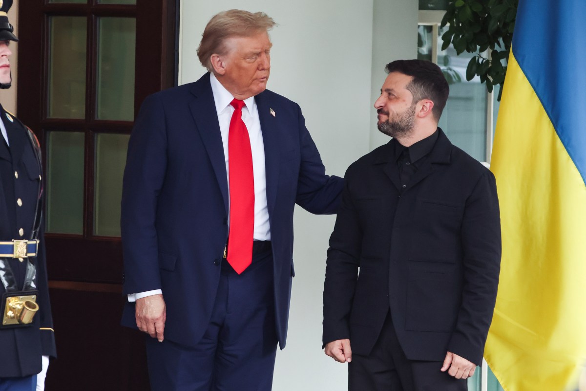 Trump Says Ukraine Needs New Leader Amid Dispute Over Russia Diesel Deal