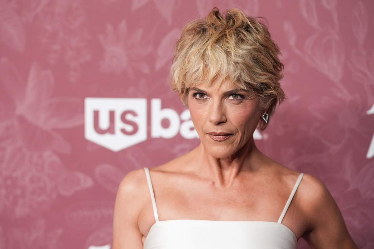Selma Blair Allegedly Bites Attendant, Tries to Open Door Mid-Flight—Report