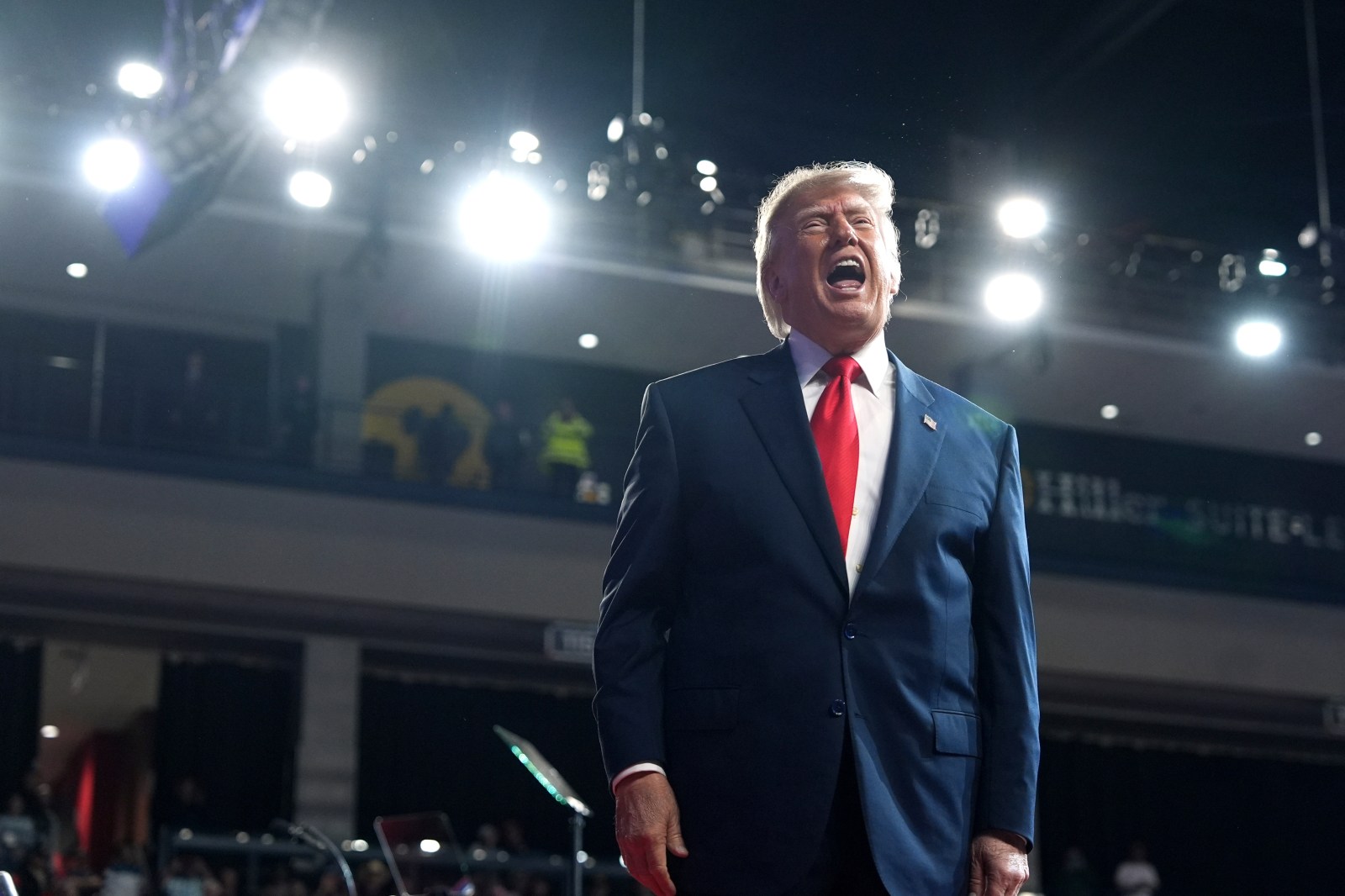 newsweek.com - Hollie Silverman - Trump pushes $5,000 checks, warns of economic pain under Democrats