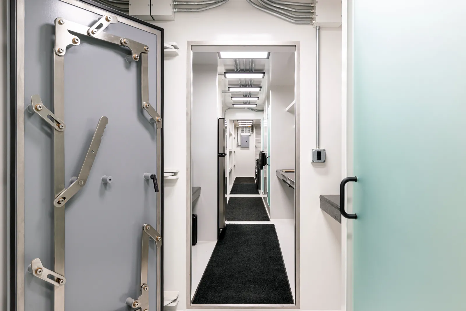 Defcon-bunker-door