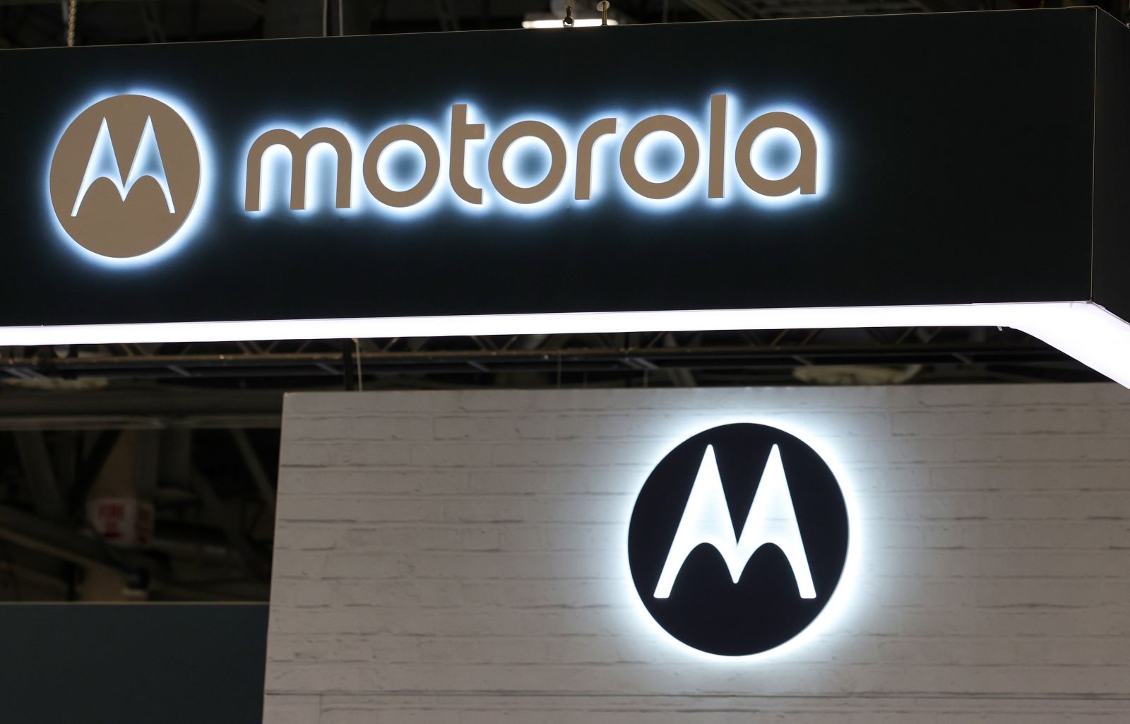 Motorola introduced its foldable razr in 2019. Company executive Luca Rossi argues that Apple’s entry into the market could accelerate innovation across the category.