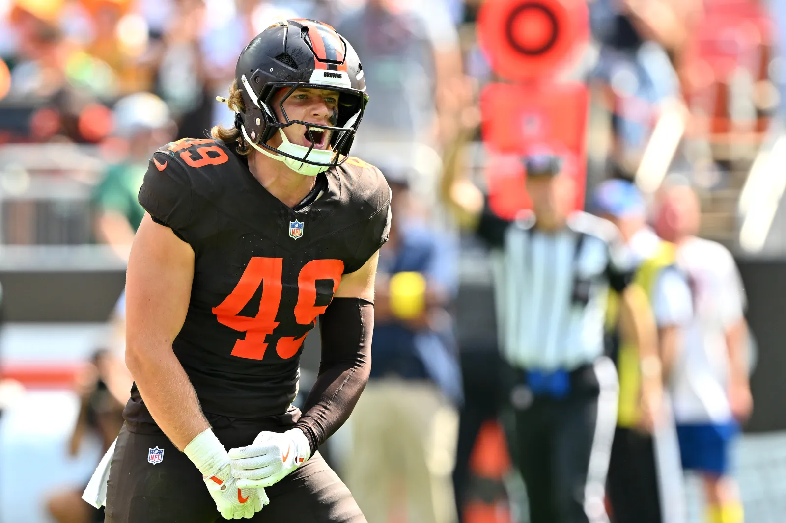 Carson Schwesinger #49 of the Cleveland Browns