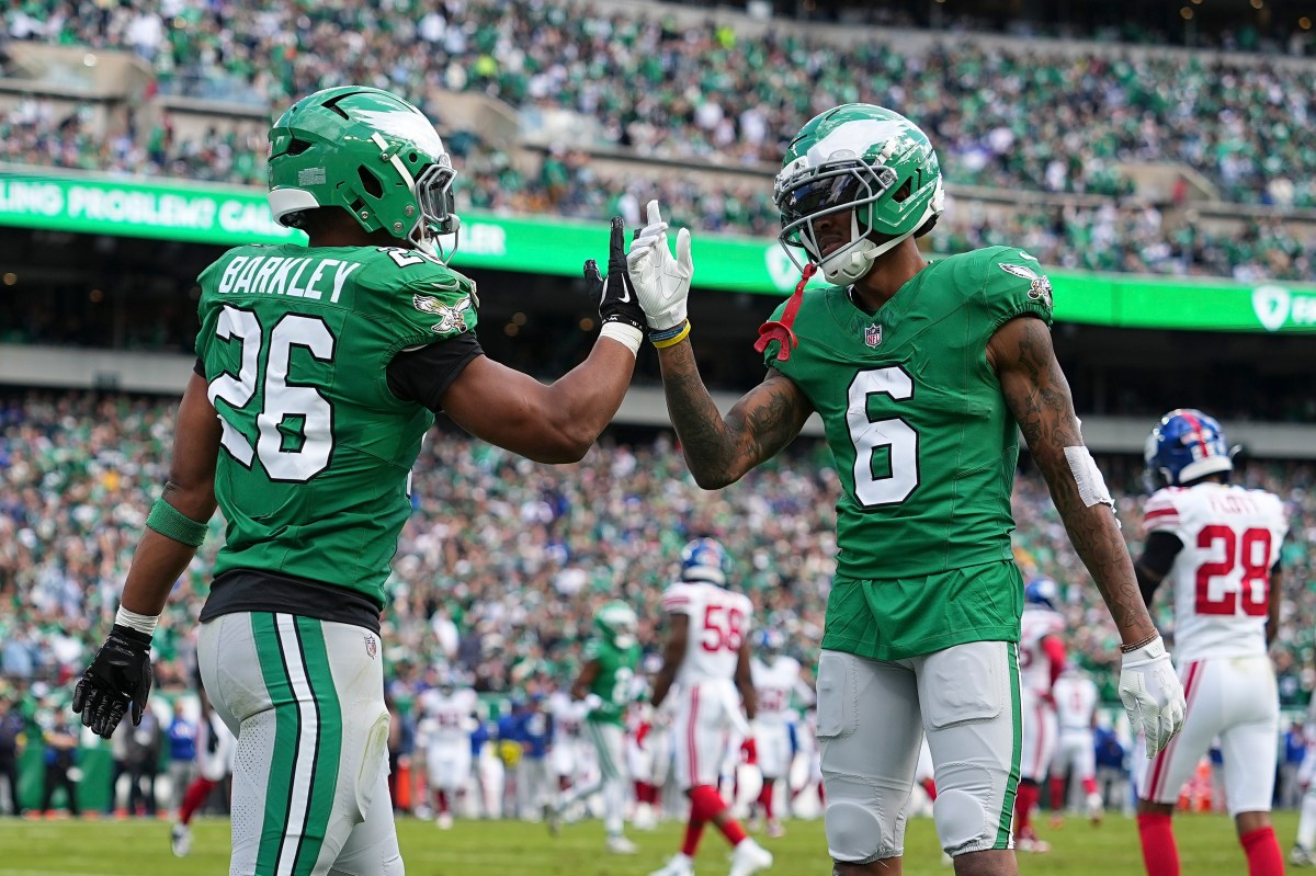 Eagles Get 'Hopeful' Update on Saquon Barkley, DeVonta Smith for Week 6