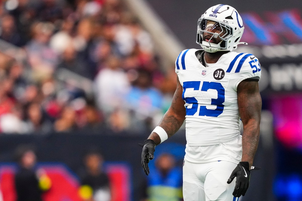 Colts Reunite With 100-Tackle Linebacker