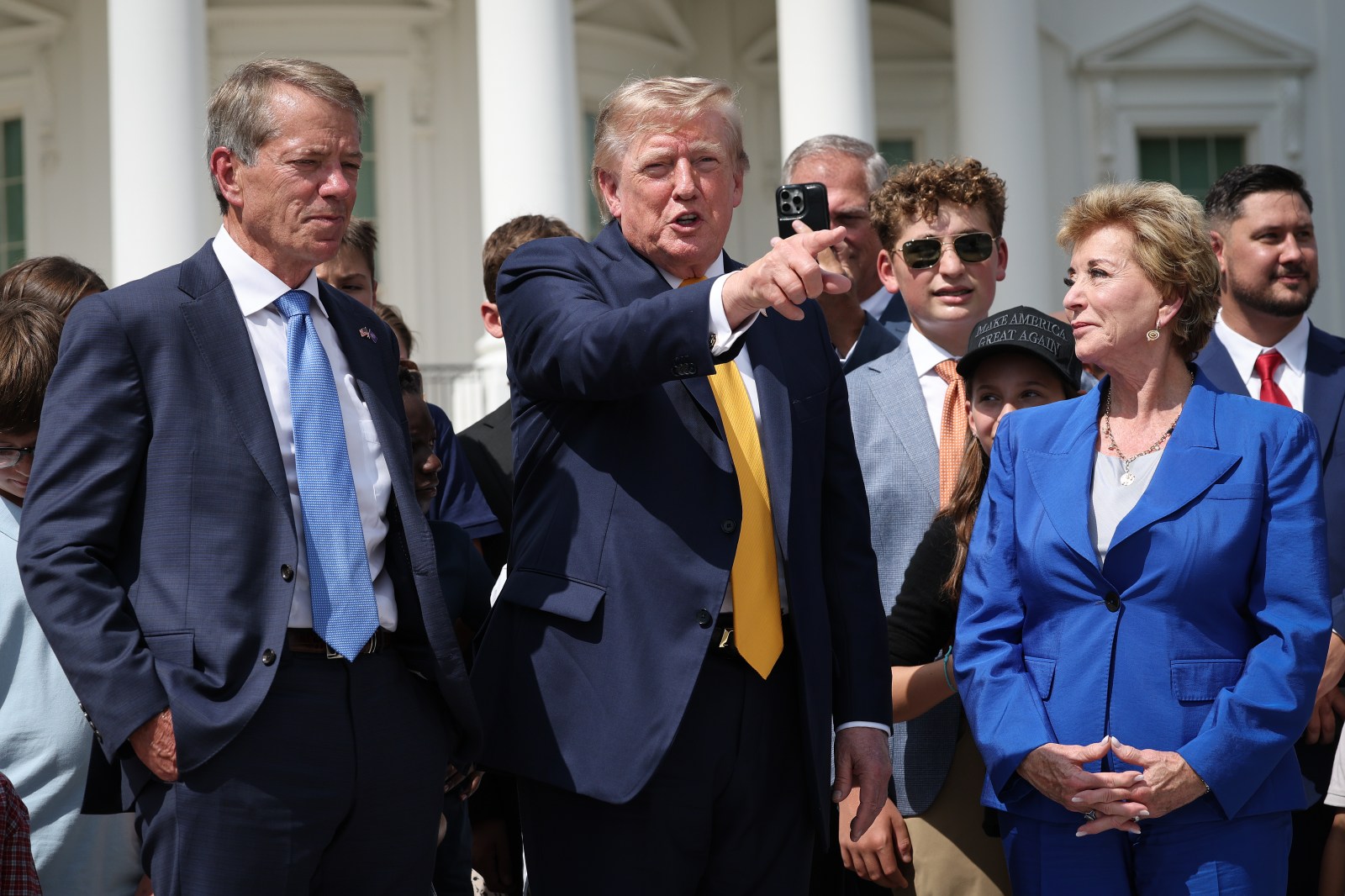 Trump planning to hire private debt collectors to go after student loan defaulters after midterms: Report