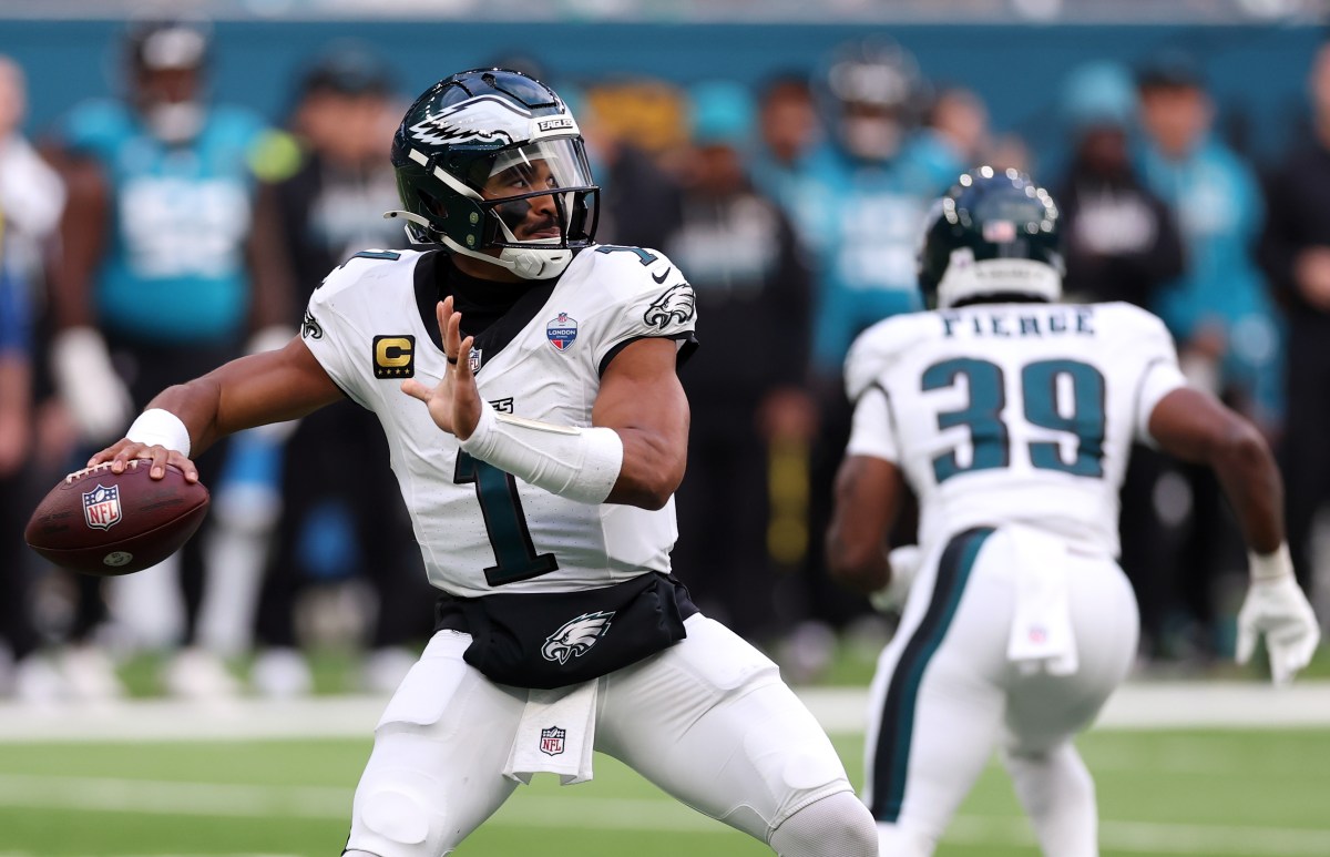 Eagles QB Jalen Hurts Ruled Out With Unexpected Health Issue