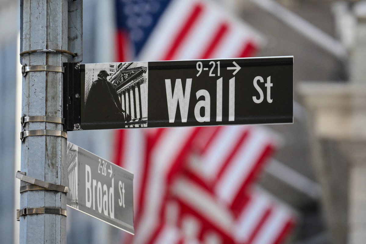Top Economist Dismisses Claims America's Economy Is 'Booming'