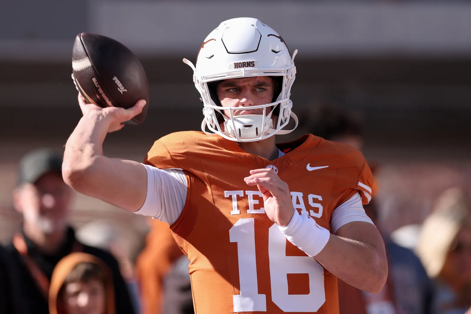 Arch Manning #16 of the Texas Longhorns.