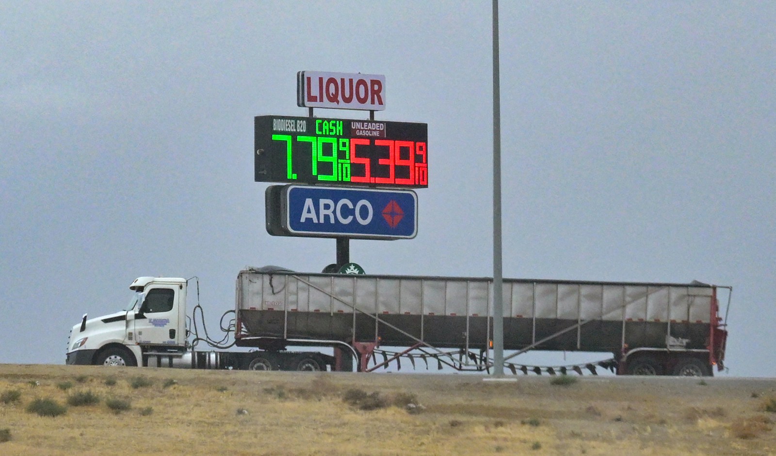 newsweek.com - Hugh Cameron - Truckers face double squeeze ahead of holiday season