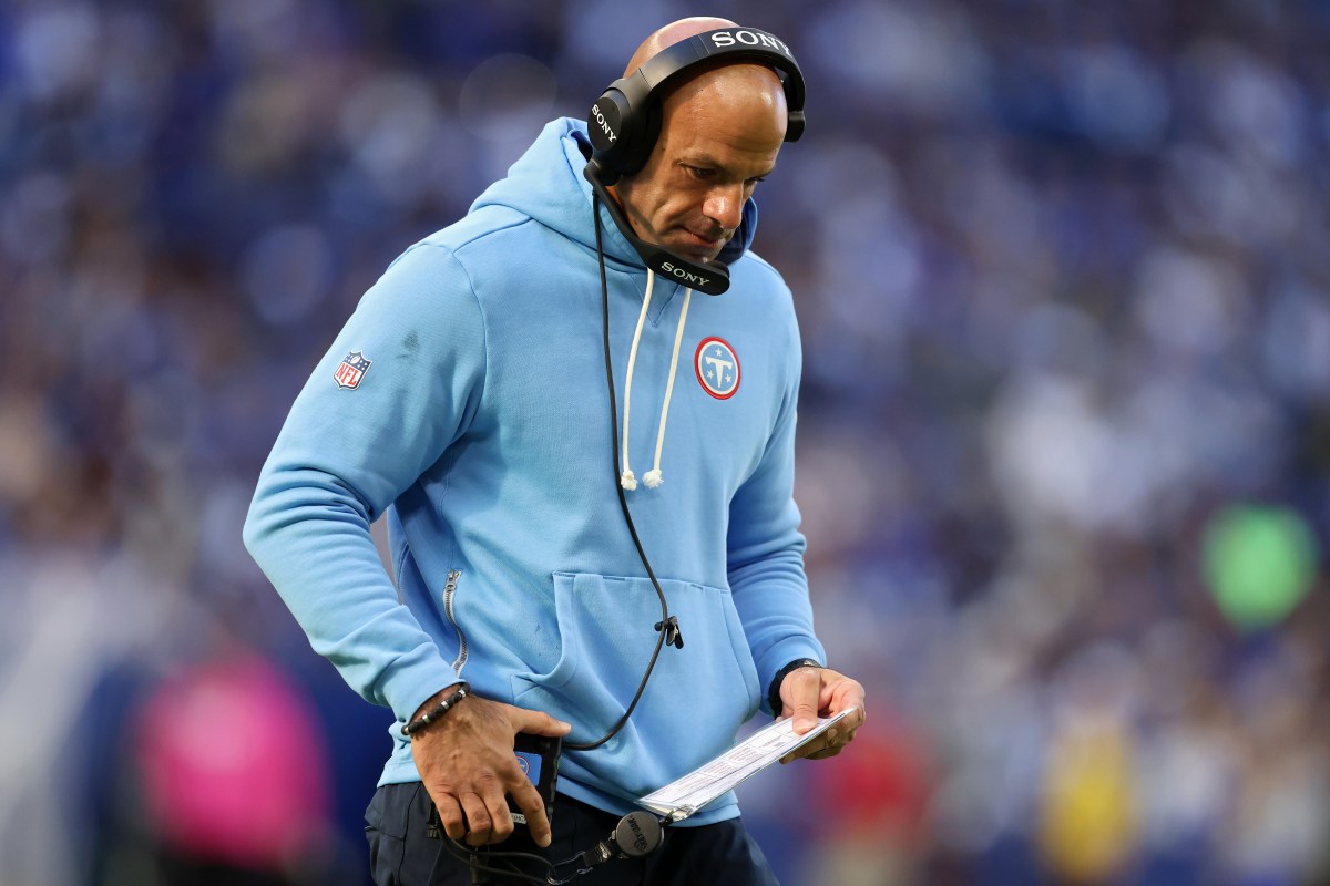 Titans HC Robert Saleh Defends Player& 039;s Character After Gun-Related Incident